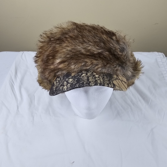 Camo faux fur bomber insulated hat with bill - Picture 3 of 9